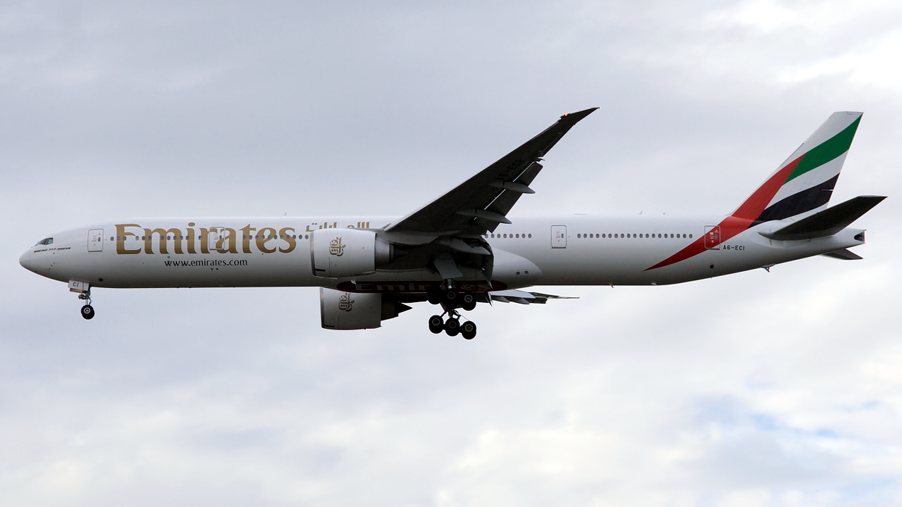 A6-ECI ✈ Emirates Airline Boeing 777-31HER @ London-Heathrow