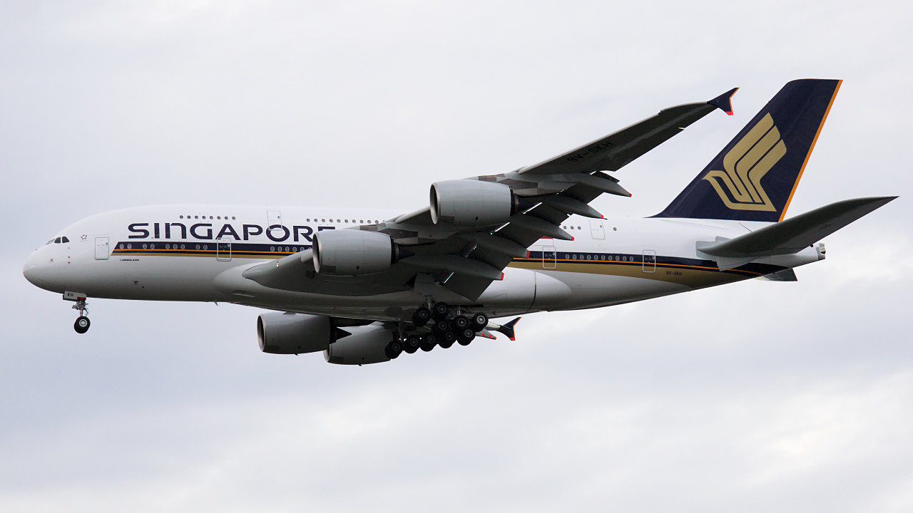 9V-SKH ✈ Singapore Airlines Airbus A380-841 @ London-Heathrow