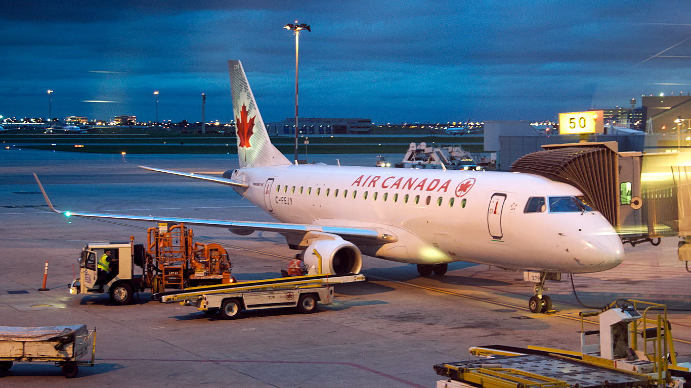 C-FEJY ✈ Air Canada Embraer ERJ-175SU @ Montréal-Trudeau