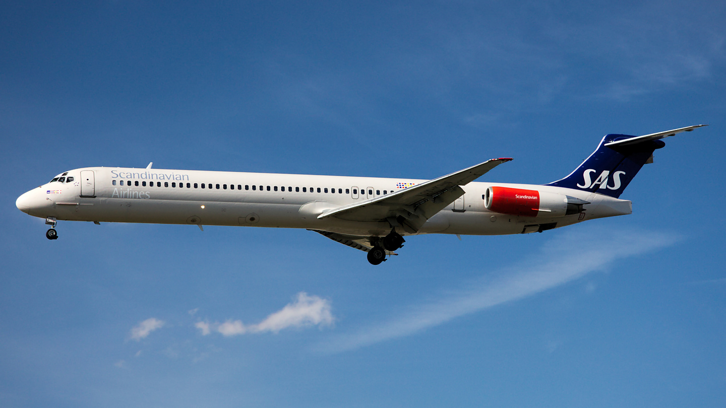 OY-KHN ✈ Scandinavian Airlines McDonnell Douglas MD-82 @ London-Heathrow