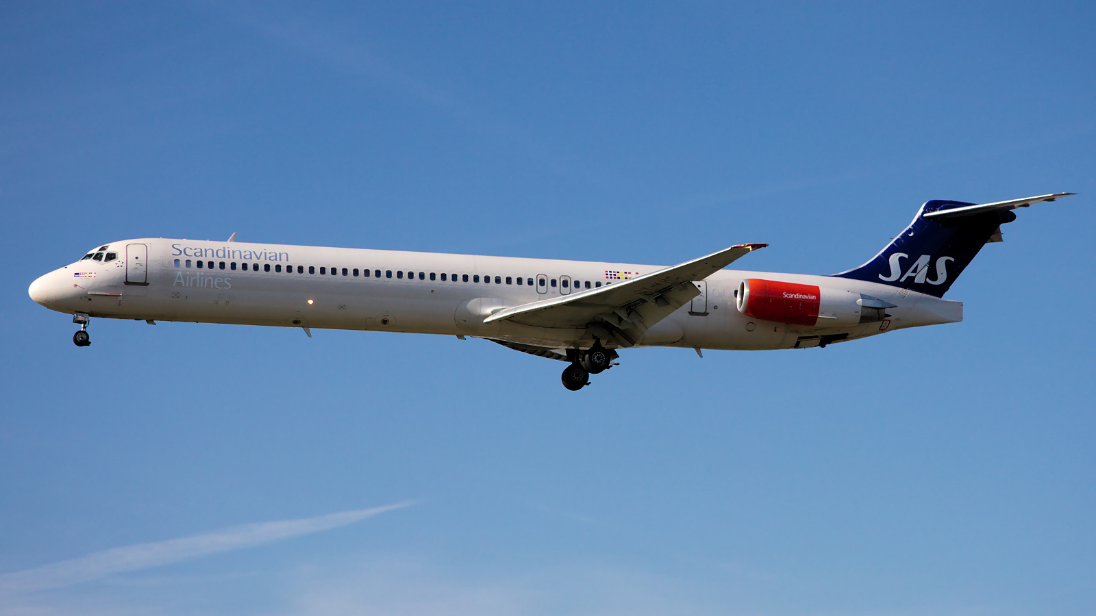 OY-KHC ✈ Scandinavian Airlines McDonnell Douglas MD-82 @ London-Heathrow