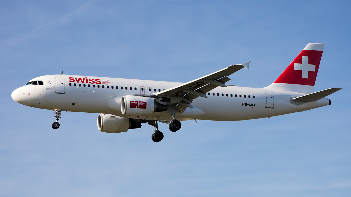HB-IJQ ✈ Swiss International Air Lines Airbus A320-214 @ London-Heathrow
