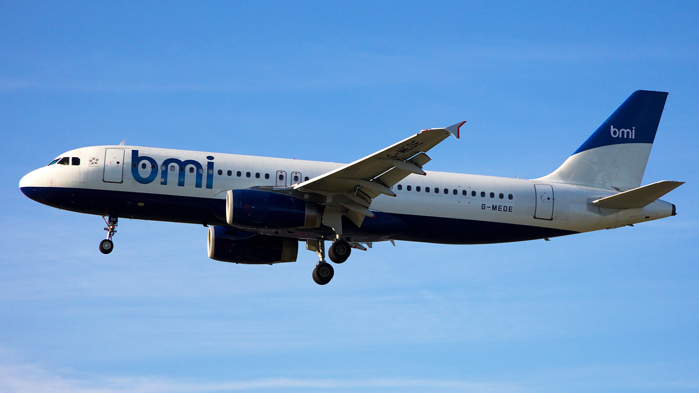 G-MEDE ✈ bmi British Midland Airbus A320-232 @ London-Heathrow