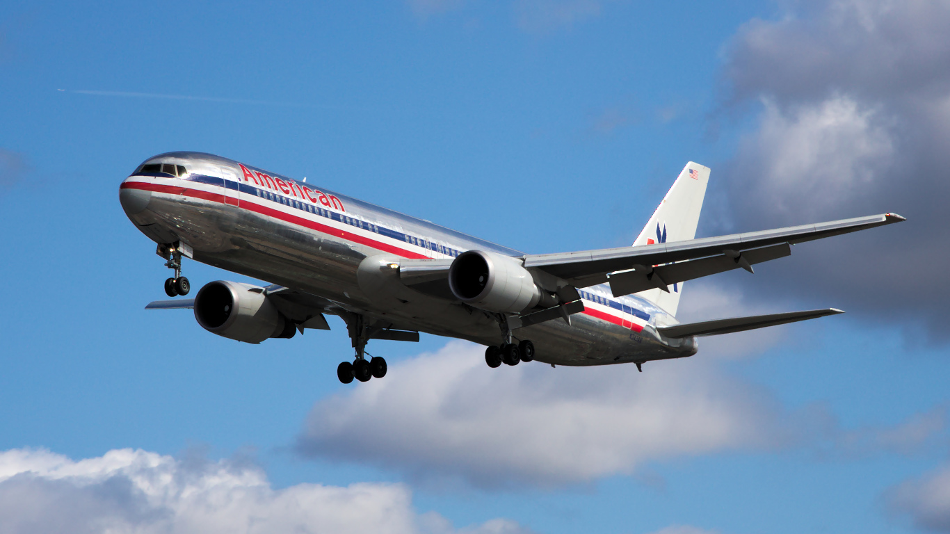 N343AN ✈ American Airlines Boeing 767-323ER @ London-Heathrow