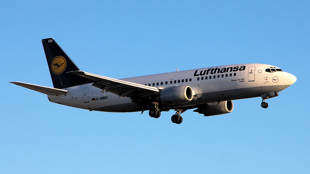 D-ABED ✈ Lufthansa Boeing 737-330 @ London-Heathrow