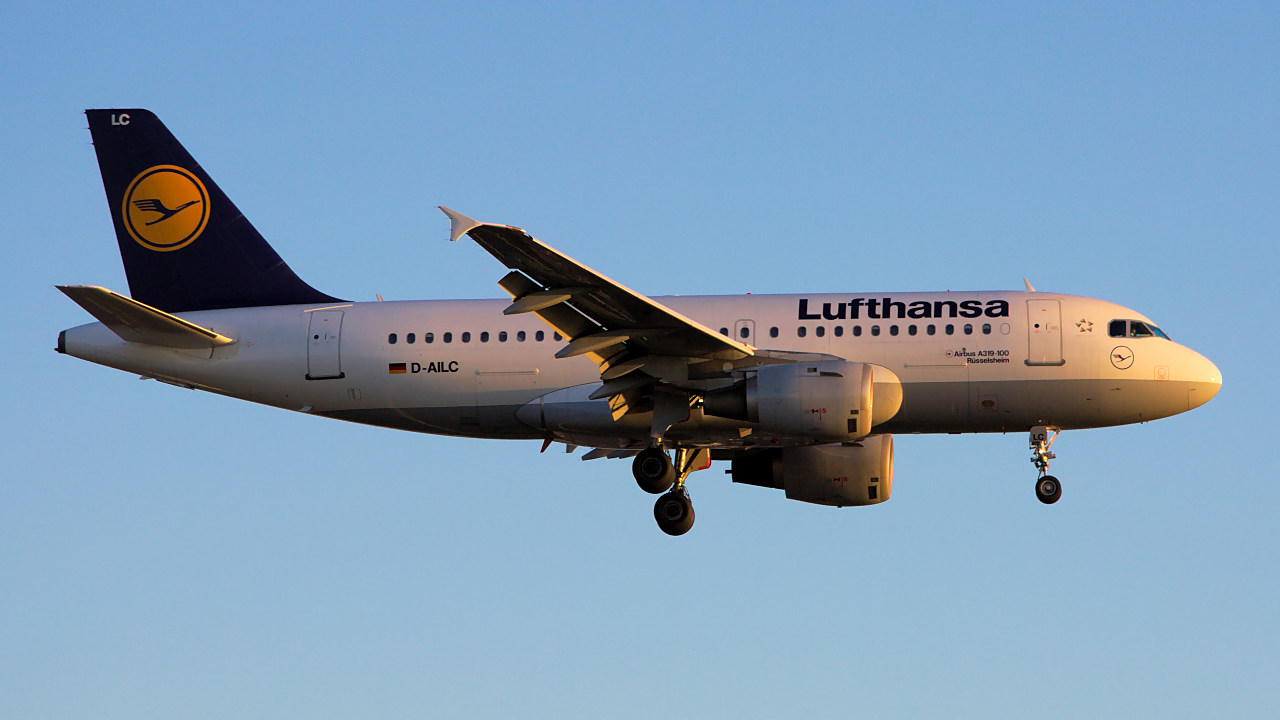 D-AILC ✈ Lufthansa Airbus A319-114 @ London-Heathrow
