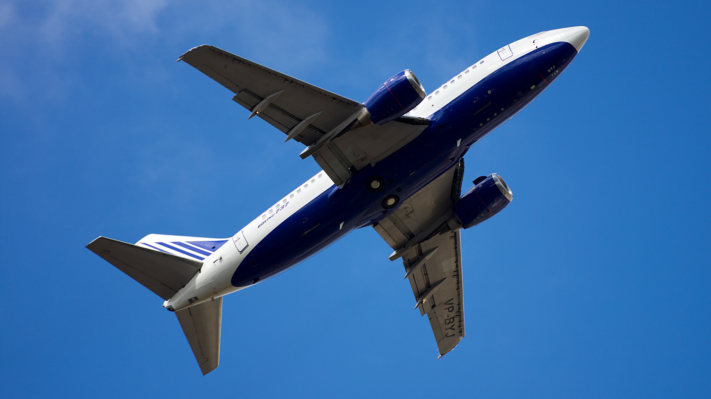 VP-BYJ ✈ Transaero Airlines Boeing 737-524 @ London-Heathrow
