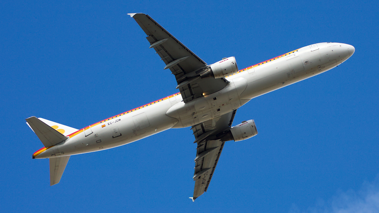 EC-JDM ✈ Iberia Airlines Airbus A320-211 @ London-Heathrow