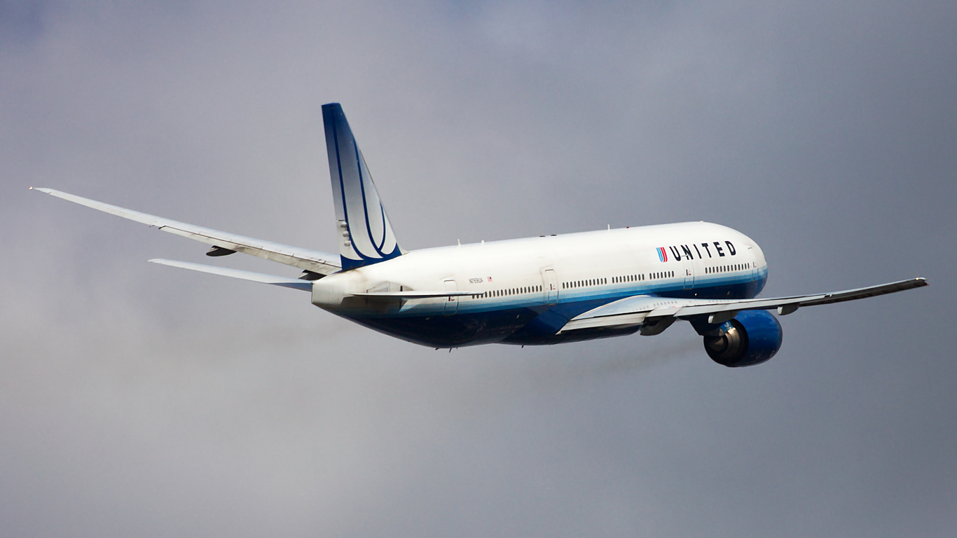 N769UA ✈ United Airlines Boeing 777-222 @ London-Heathrow