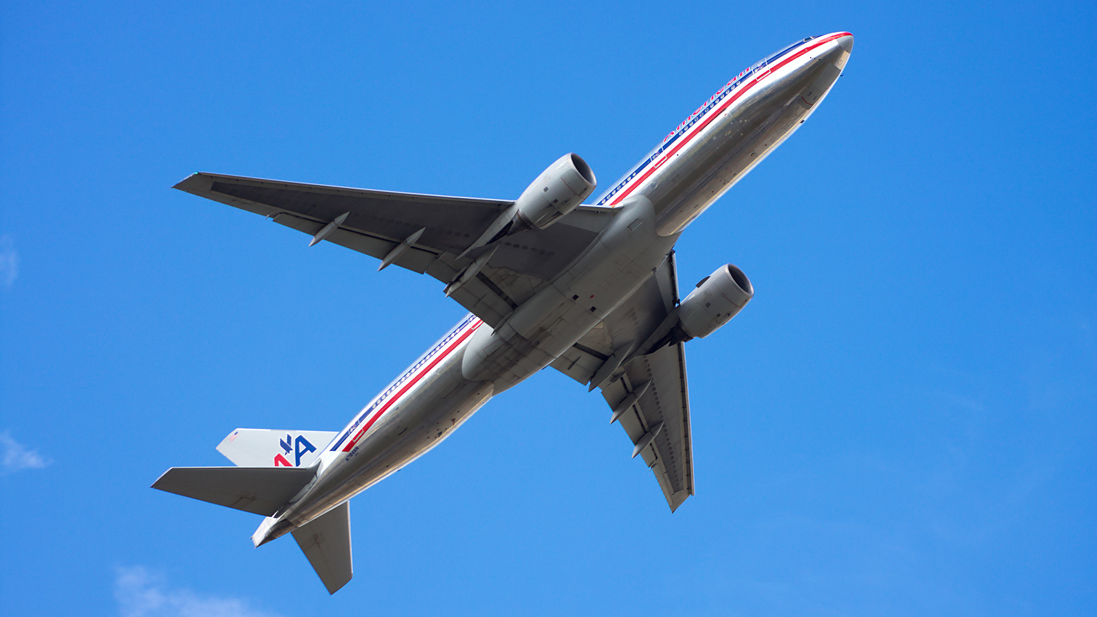 N784AN ✈ American Airlines Boeing 777-223ER @ London-Heathrow