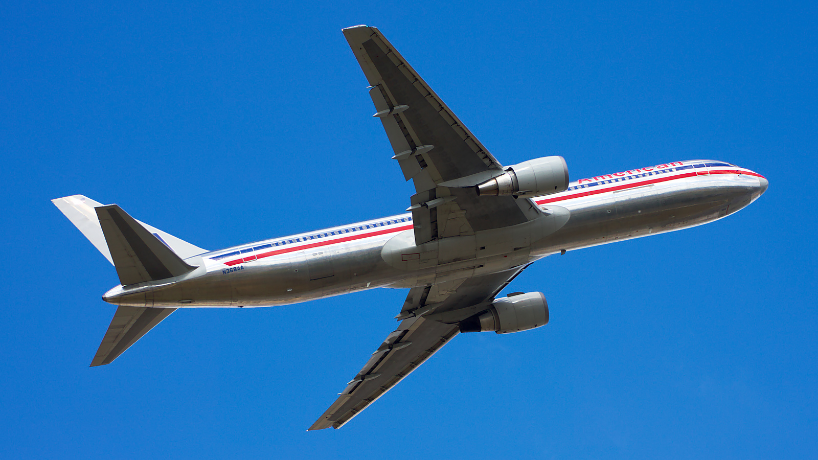 N368AA ✈ American Airlines Boeing 767-323ER @ London-Heathrow