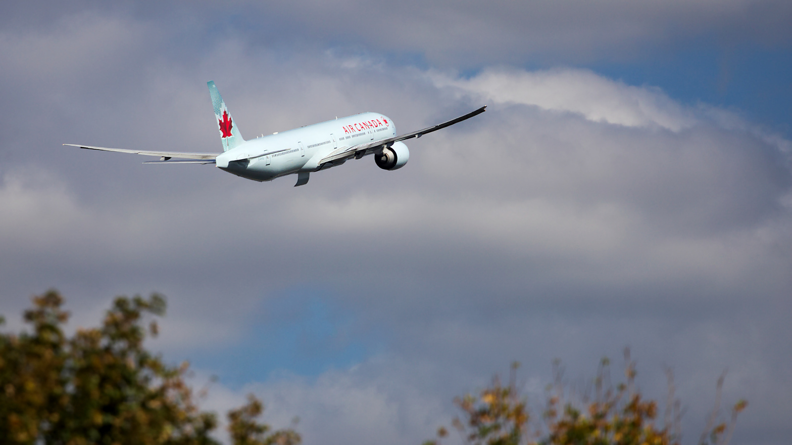 C-FITU ✈ Air Canada Boeing 777-333ER @ London-Heathrow