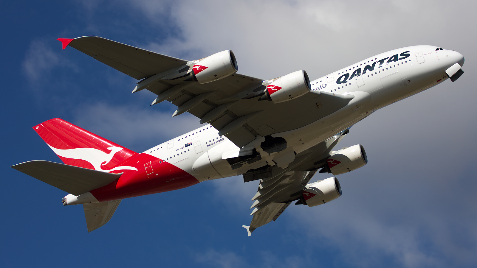 VH-OQB ✈ Qantas Airbus A380-842 @ London-Heathrow