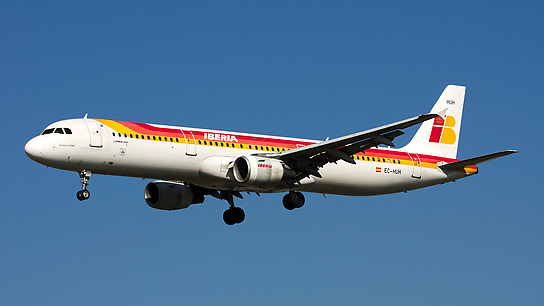 EC-HUH ✈ Iberia Airlines Airbus A321-211