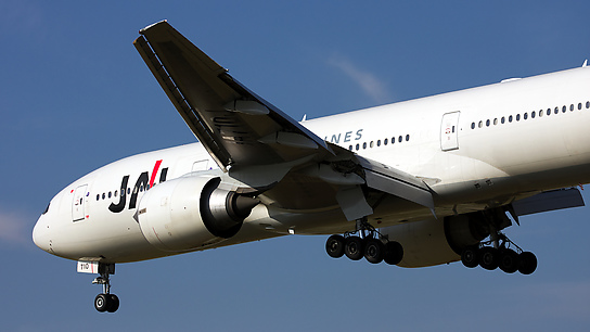 JA710J ✈ Japan Airlines Boeing 777-246ER