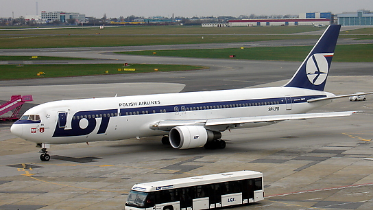 SP-LPB ✈ LOT Polish Airlines Boeing 767-35DER