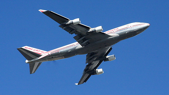 VT-ESN ✈ Air India Boeing 747-437