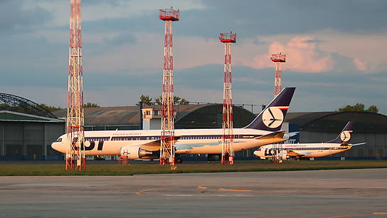 SP-LPF ✈ LOT Polish Airlines Boeing 767-319ER