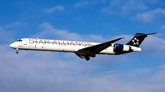 OH-BLF ✈ Blue1 McDonnell Douglas MD-90-30