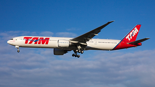 PT-MUB ✈ TAM Brazilian Airlines Boeing 777-32WER