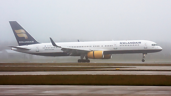 TF-FIZ ✈ Icelandair Boeing 757-256