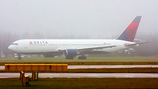 N169DZ ✈ Delta Air Lines Boeing 767-332ER