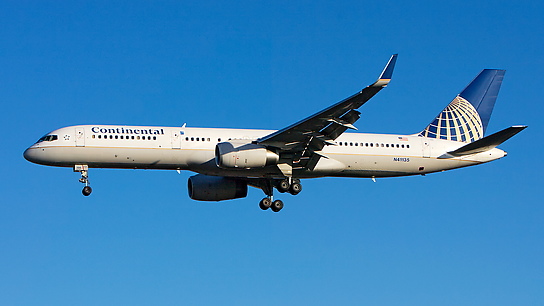 N41135 ✈ Continental Airlines Boeing 757-224