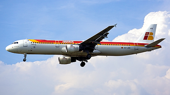 EC-JGS ✈ Iberia Airlines Airbus A321-211