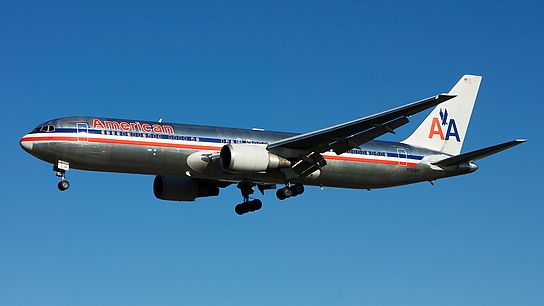N342AN ✈ American Airlines Boeing 767-323ER