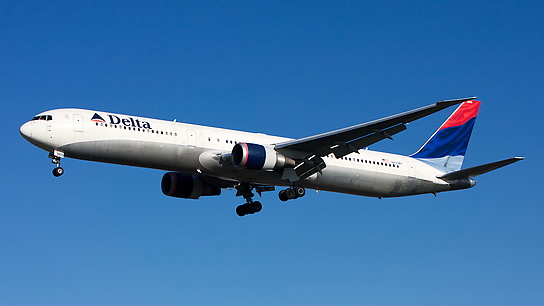 N833MH ✈ Delta Air Lines Boeing 767-432ER