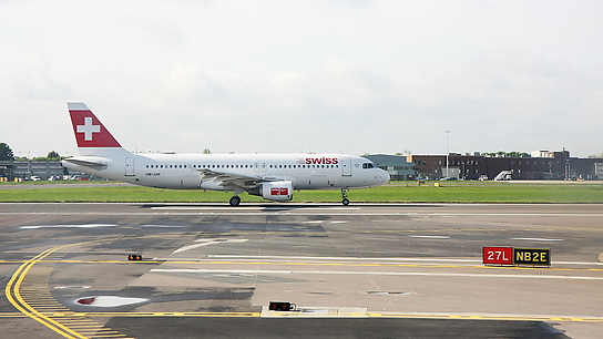 HB-IJH ✈ Swiss International Air Lines Airbus A320-214