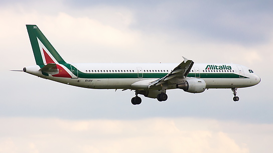 EI-IXV ✈ Alitalia Airbus A321-112