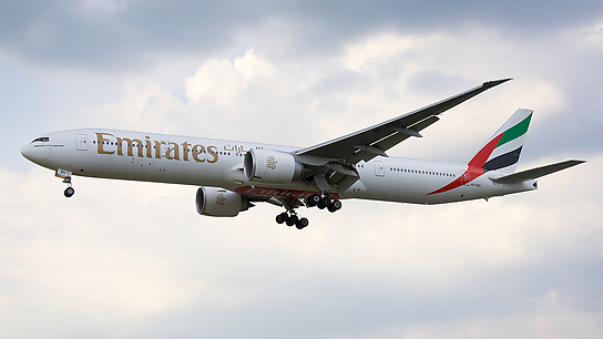 A6-EBU ✈ Emirates Airline Boeing 777-31HER
