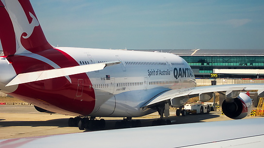 VH-OQC ✈ Qantas Airbus A380-842