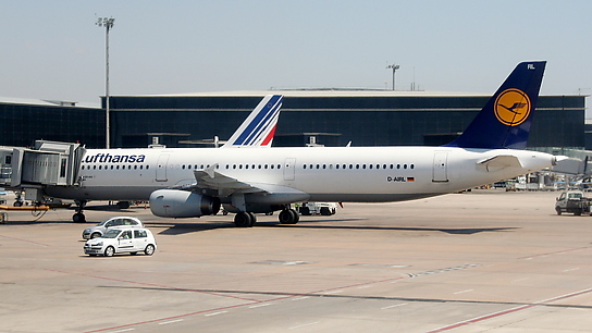 D-AIRL ✈ Lufthansa Airbus A321-131