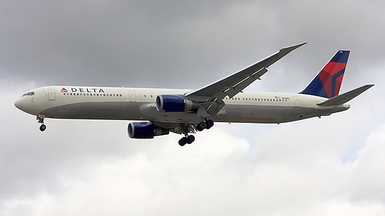 N831MH ✈ Delta Air Lines Boeing 767-432ER