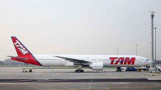 PT-MUB ✈ TAM Brazilian Airlines Boeing 777-32WER