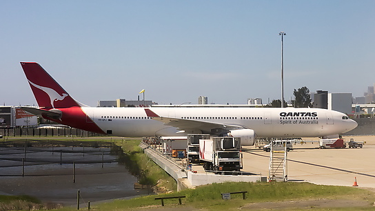 VH-QPJ ✈ Qantas Airbus A330-303