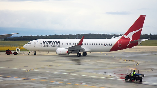 VH-VYB ✈ Qantas Boeing 737-838