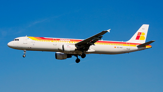 EC-HUI ✈ Iberia Airlines Airbus A321-211
