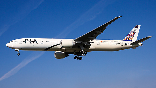 AP-BHW ✈ Pakistan International Airlines Boeing 777-340ER