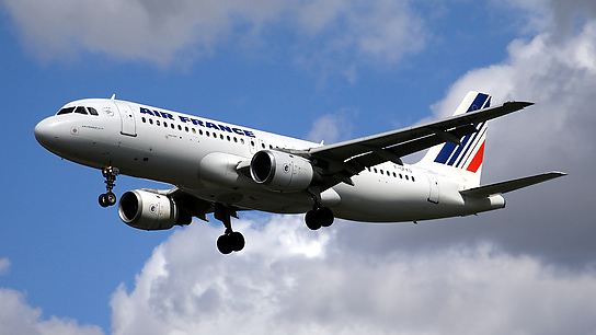 F-GFKD ✈ Air France Airbus A320-111