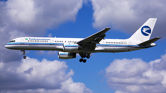 EZ-A014 ✈ Turkmenistan Airlines Boeing 757-22K