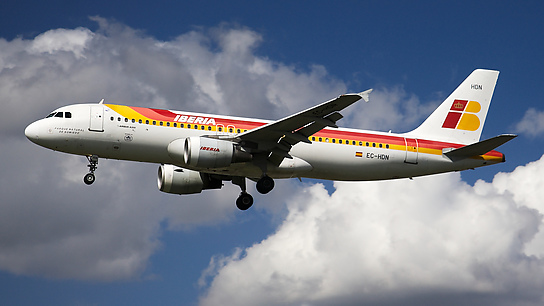 EC-HDN ✈ Iberia Airlines Airbus A320-214
