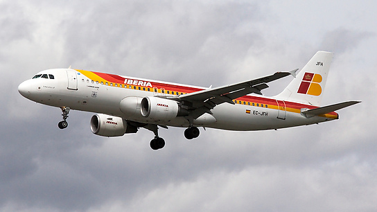 EC-JFH ✈ Iberia Airlines Airbus A320-214