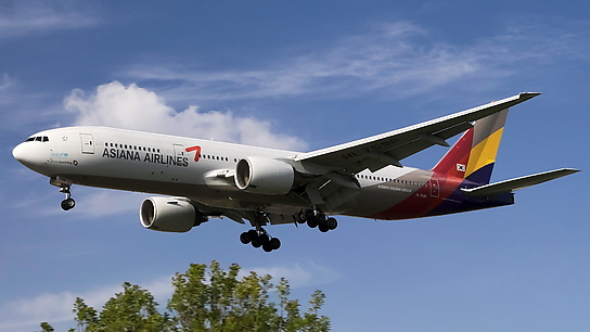 HL7596 ✈ Asiana Airlines Boeing 777-28EER