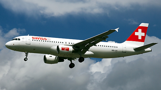 HB-IJX ✈ Swiss International Air Lines Airbus A320-214