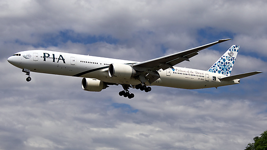 AP-BHV ✈ Pakistan International Airlines Boeing 777-340ER