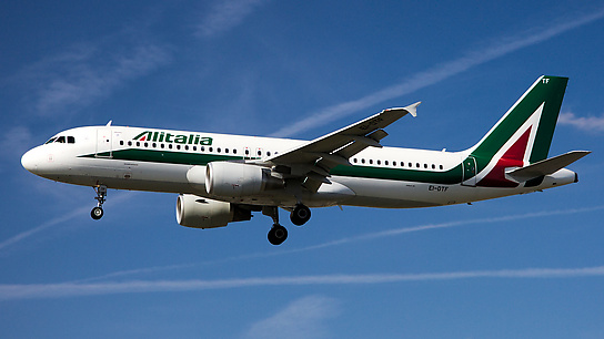 EI-DTF ✈ Alitalia Airbus A320-216