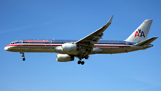 N185AN ✈ American Airlines Boeing 757-223